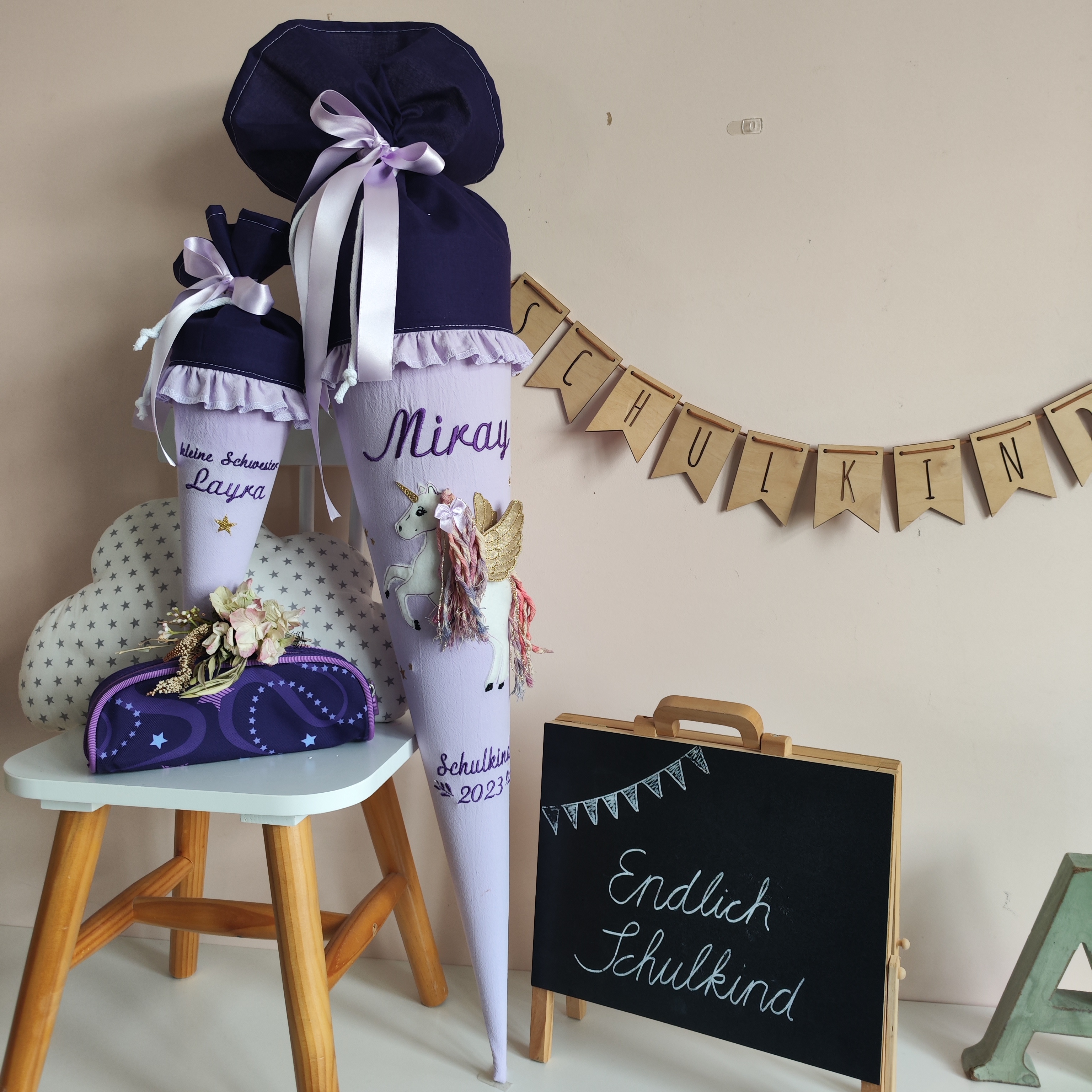 Schultüte Pegasus  lila/flieder mit Rüsche | atelier-kleeblatt.de | Jetzt Kaufen