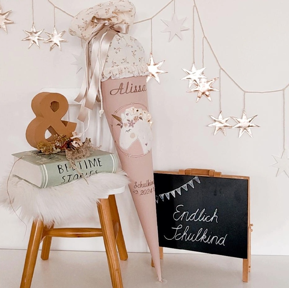 Schultüte Einhorn Rüsche puderrosa  | atelier-kleeblatt.de | Jetzt Kaufen