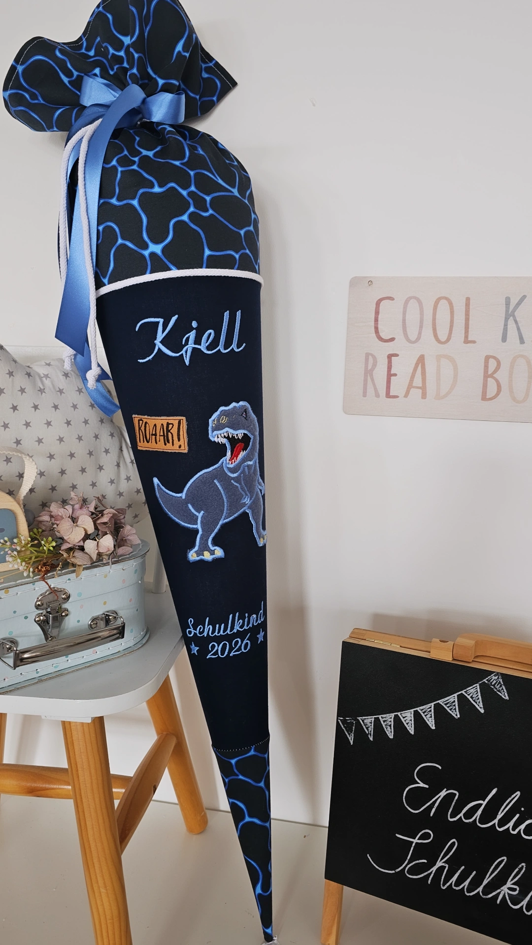 Schultüte T-Rex passend zu Bärassic Garden | atelier-kleeblatt.de | Jetzt Kaufen