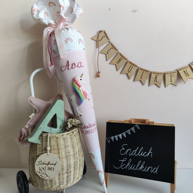 Genähte Schultüte Für Mädchen – Einhorn Mit Langen Haaren, Regenbogen-Makramee-Lollipop, Personalisierbar, 70 Cm Hoch
